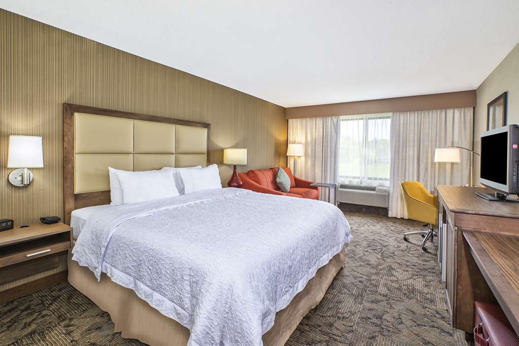Hampton Inn Tomah photo 2