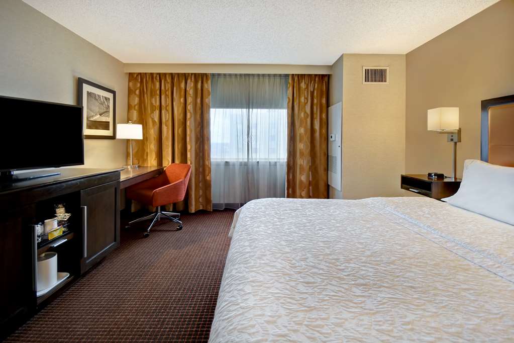 Hampton Inn NY-JFK photo 2