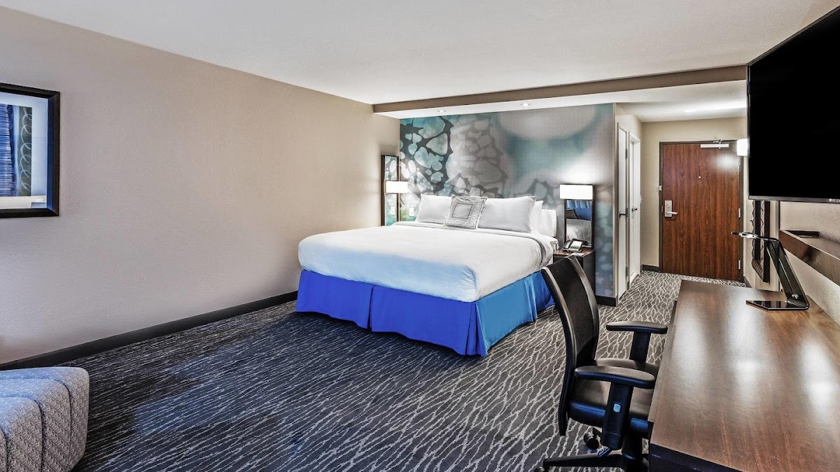 Courtyard by Marriott Houston I-10 West/Park Row photo 2