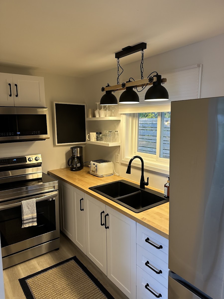 Muskoka Beach House (formally Silver Pines) photo 3