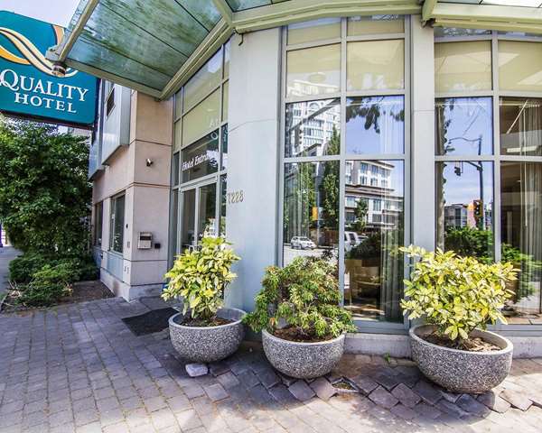Comfort Hotel Vancouver Airport