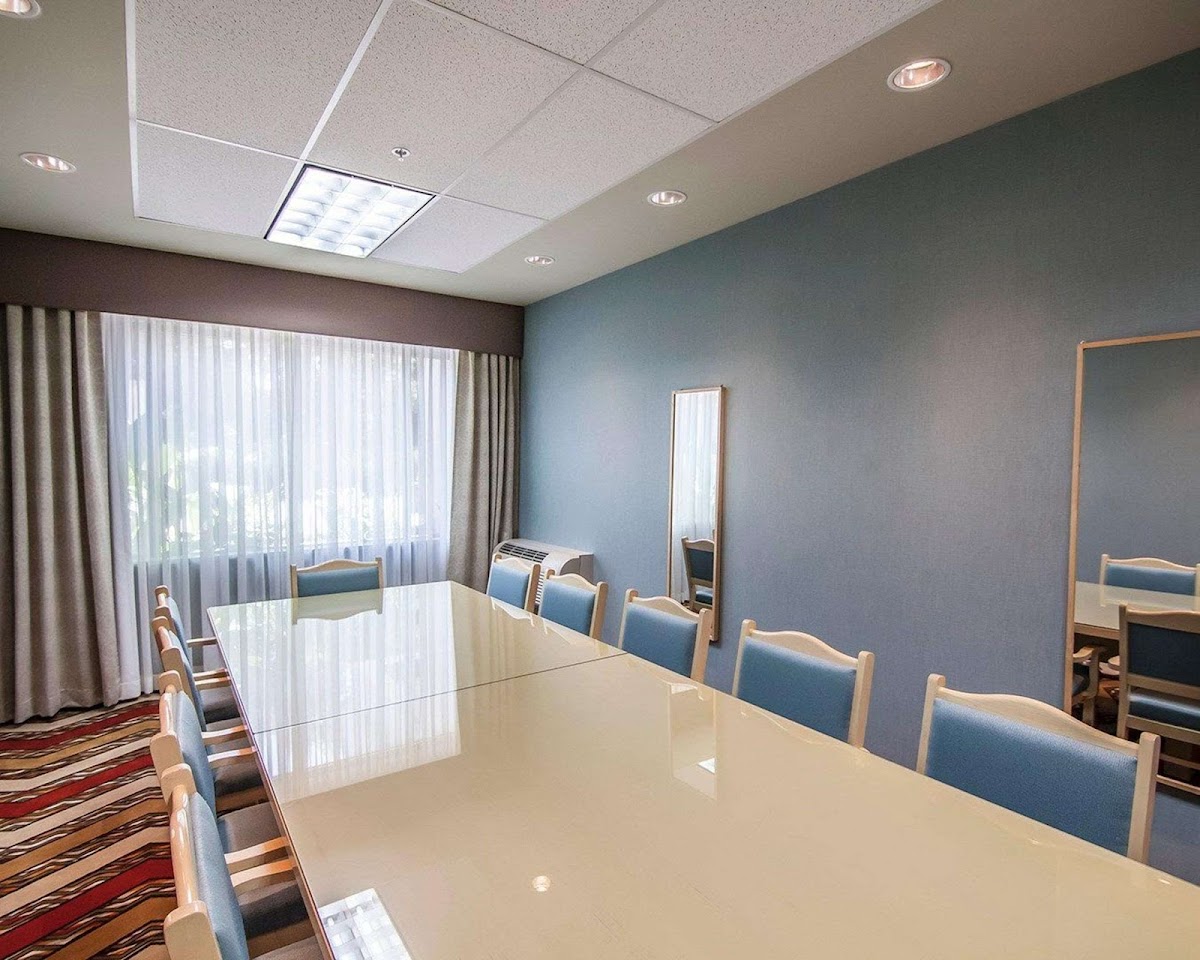Comfort Hotel Vancouver Airport photo 2