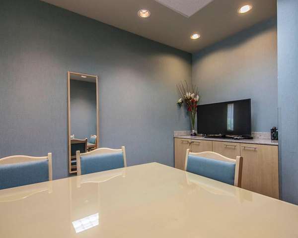 Comfort Hotel Vancouver Airport photo 3