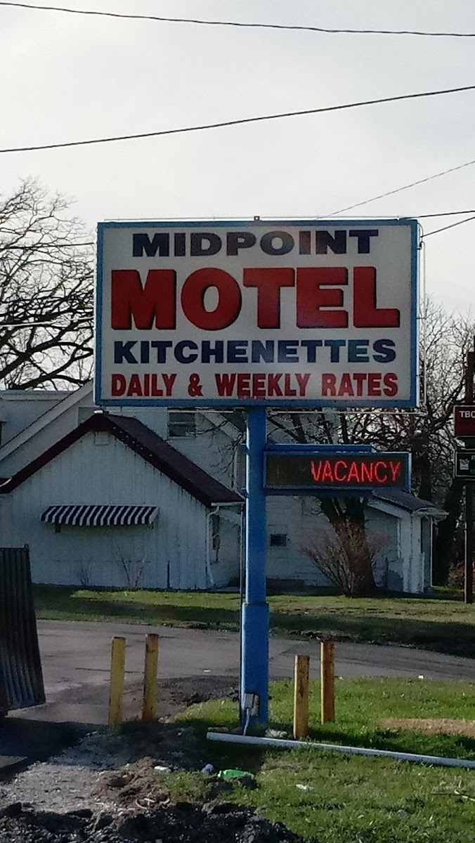 Midpoint Motel
