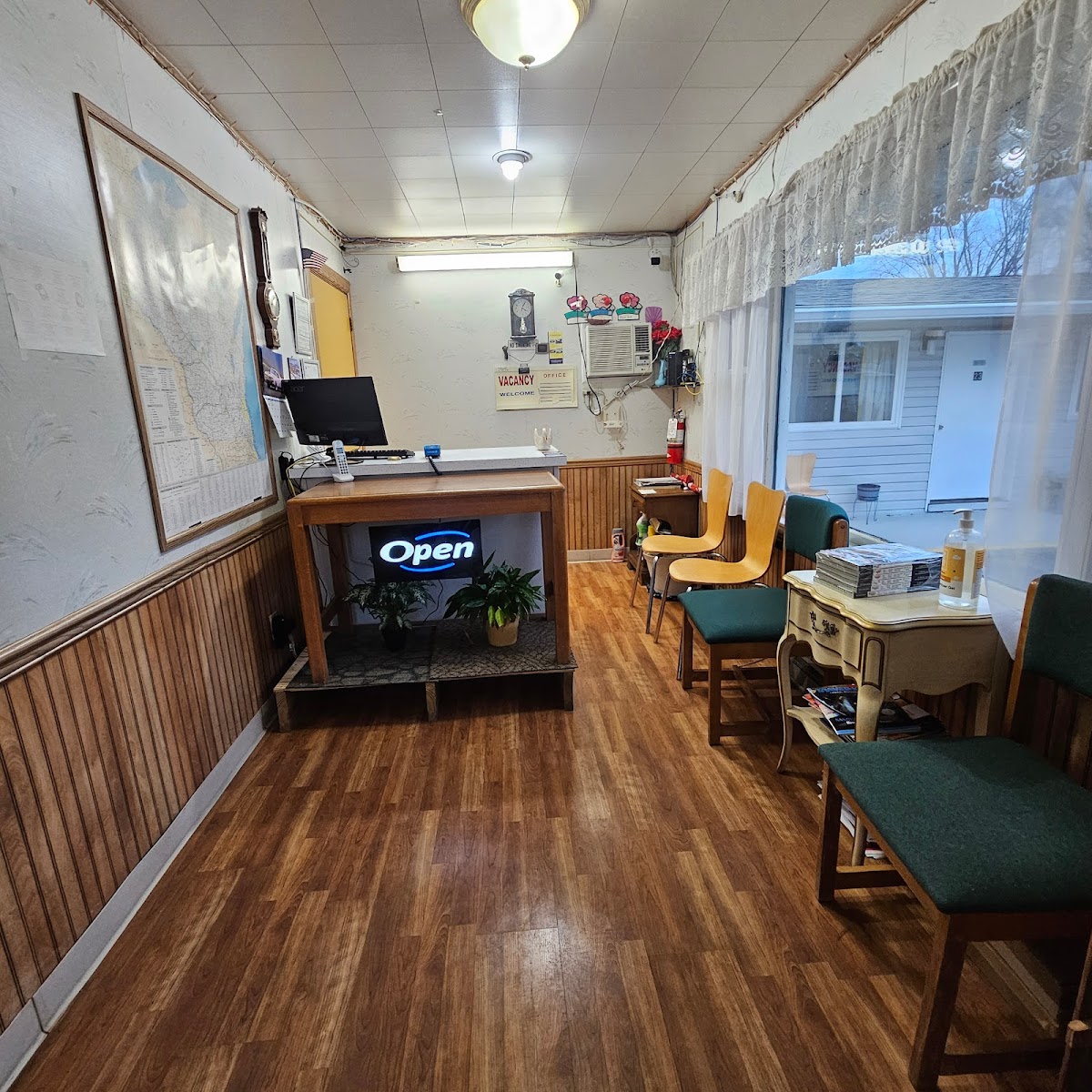 Home Motel photo 3
