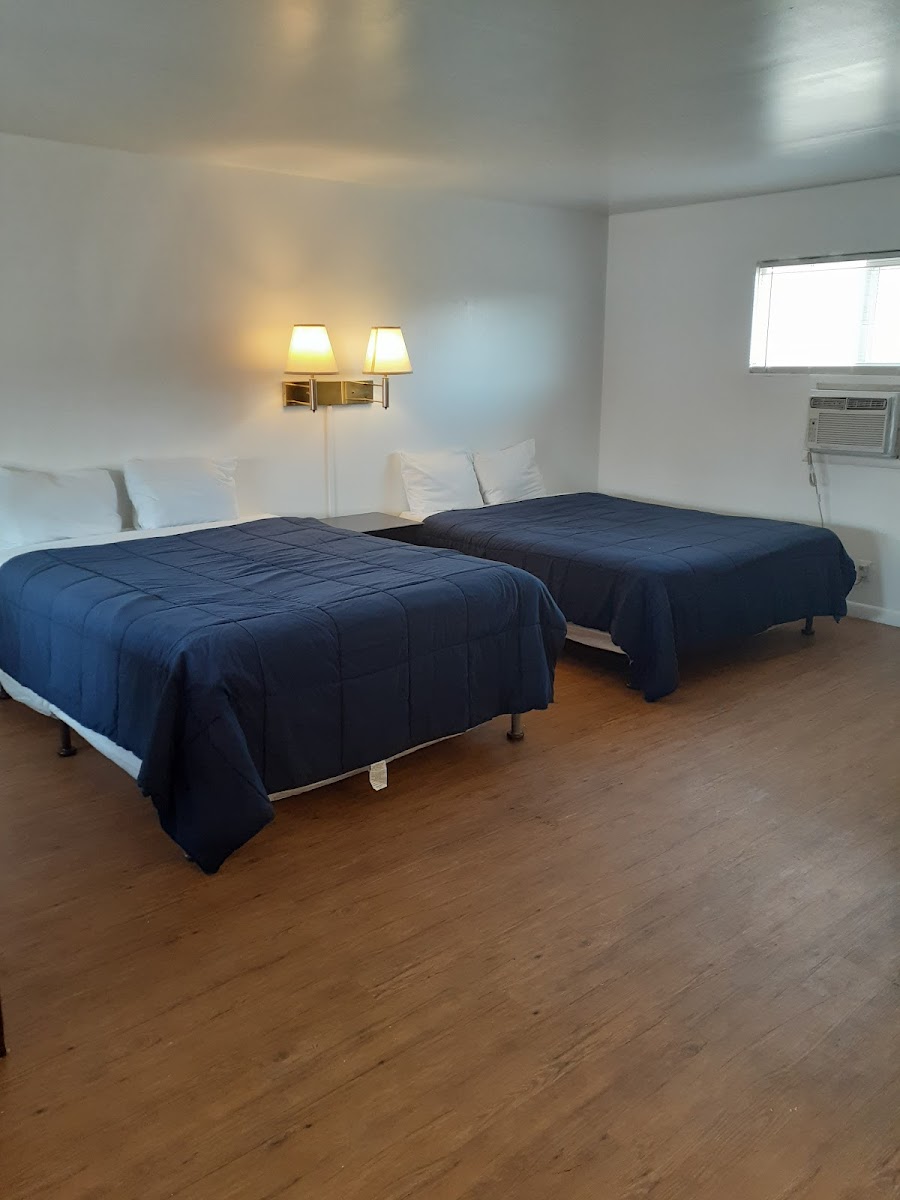 Monterey Motor Inn photo 2