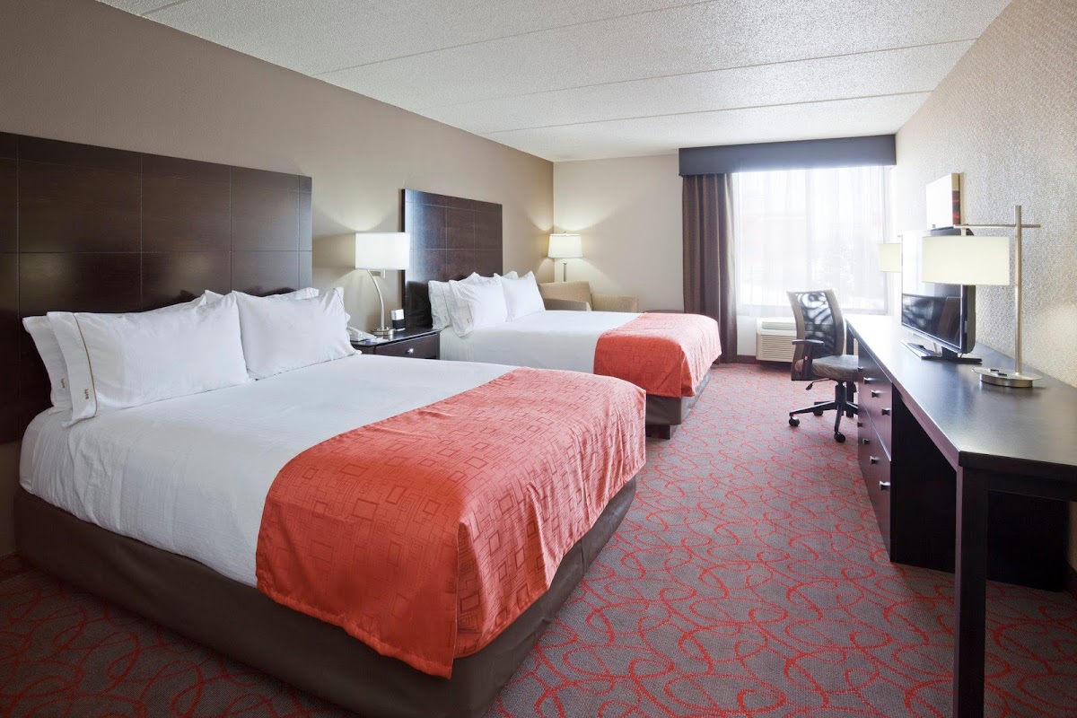 Holiday Inn Express & Suites Bloomington - Mpls Arpt Area W by IHG photo 2