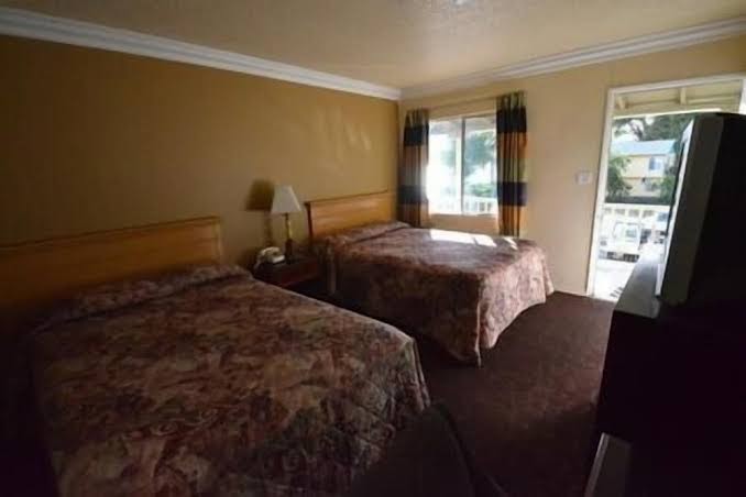 Room 8
