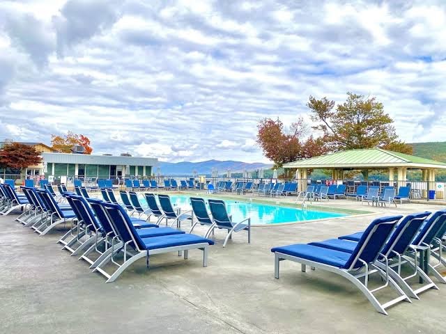 Georgian Lakeside Resort