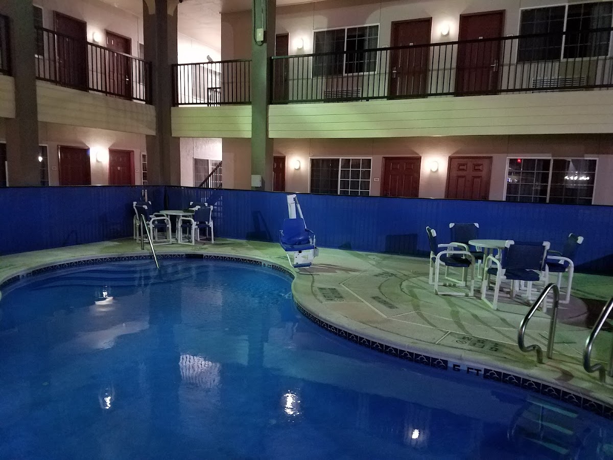 Texas Inn Downtown McAllen near Airport/Mall photo 3