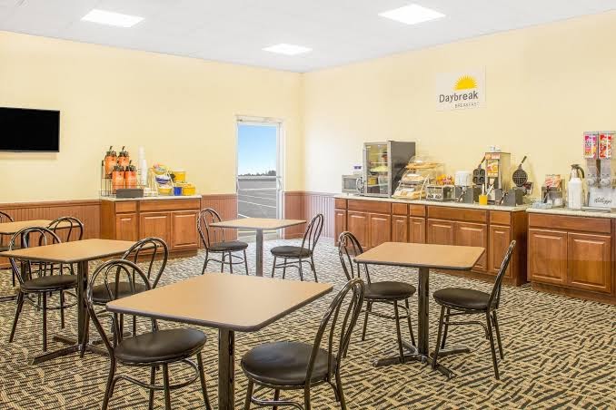 Days Inn by Wyndham Titusville Kennedy Space Center photo 3