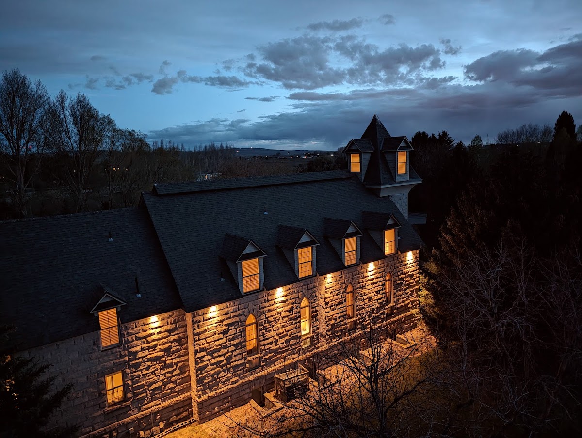 The Shelton Inn and Wedding Venue