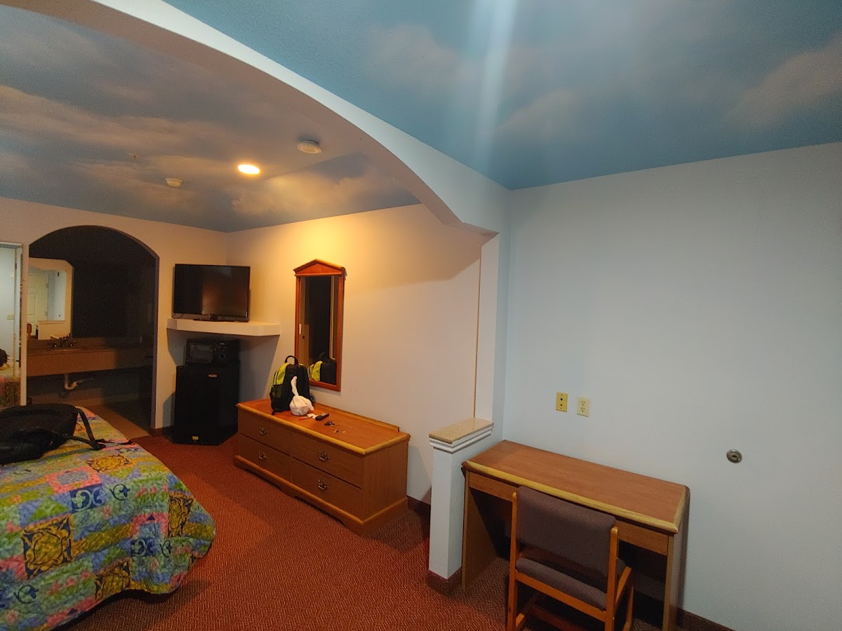Scottish Inns & Suites Stafford, TX photo 3