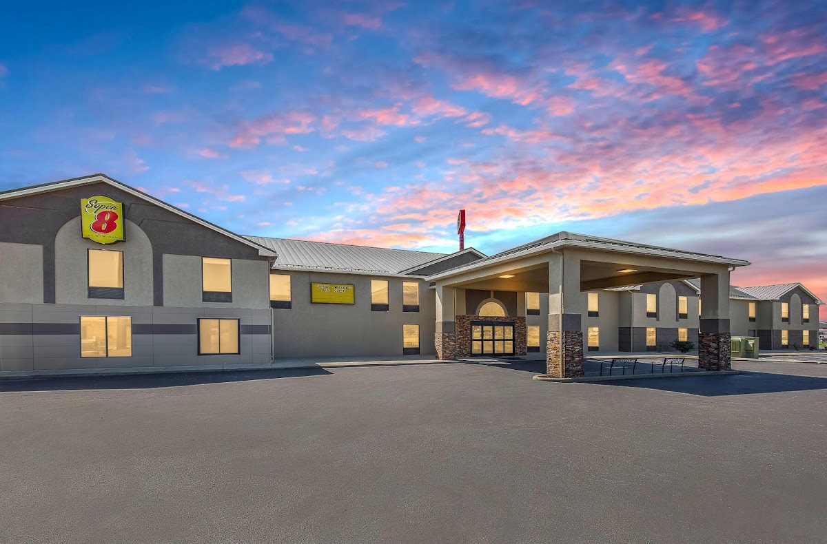 Super 8 by Wyndham Shepherdsville