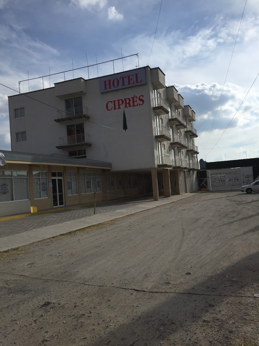 Hotel Ciprés