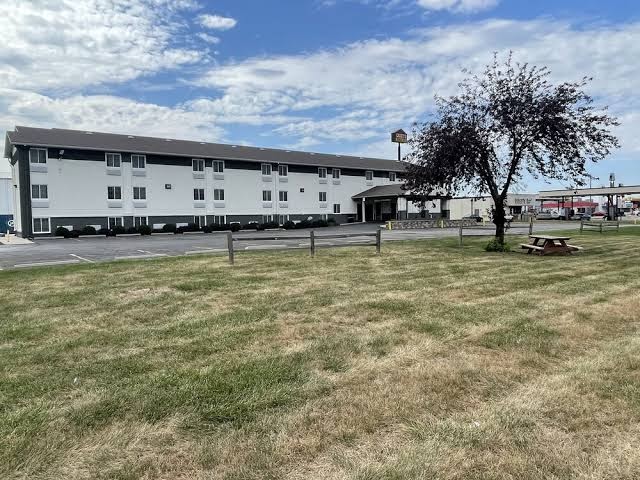 Countryside Inn & Suites, Council Bluffs, IA