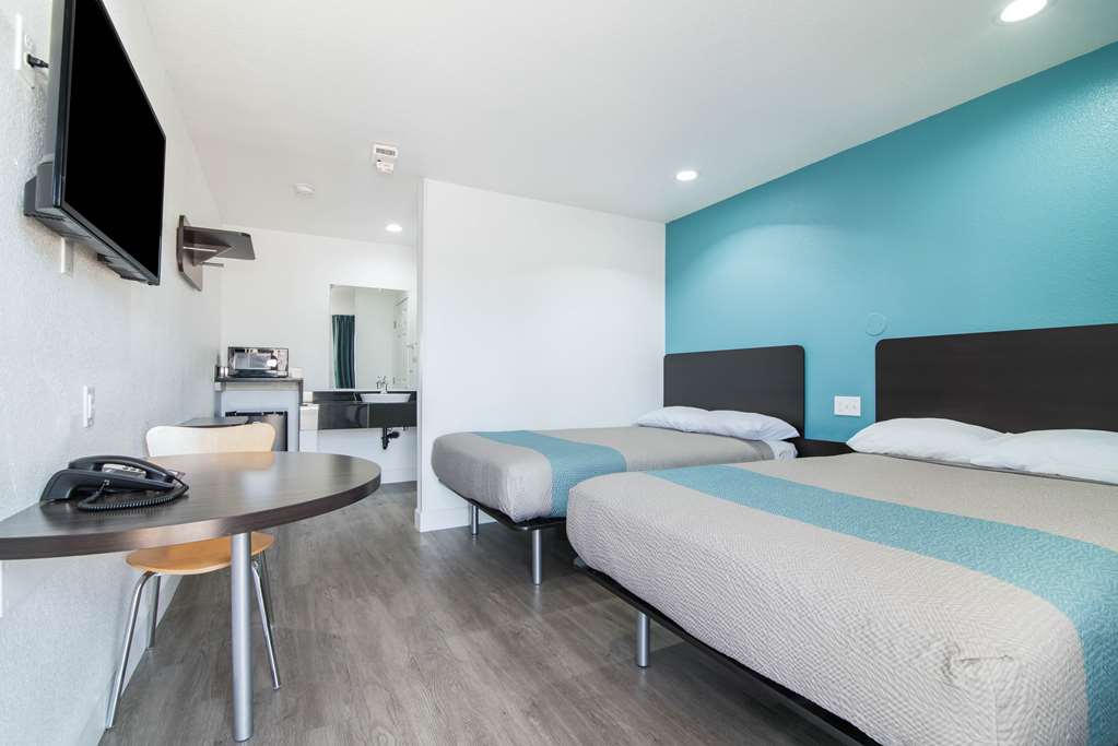 Motel 6 Moreno Valley - Riverside March Air Base photo 2