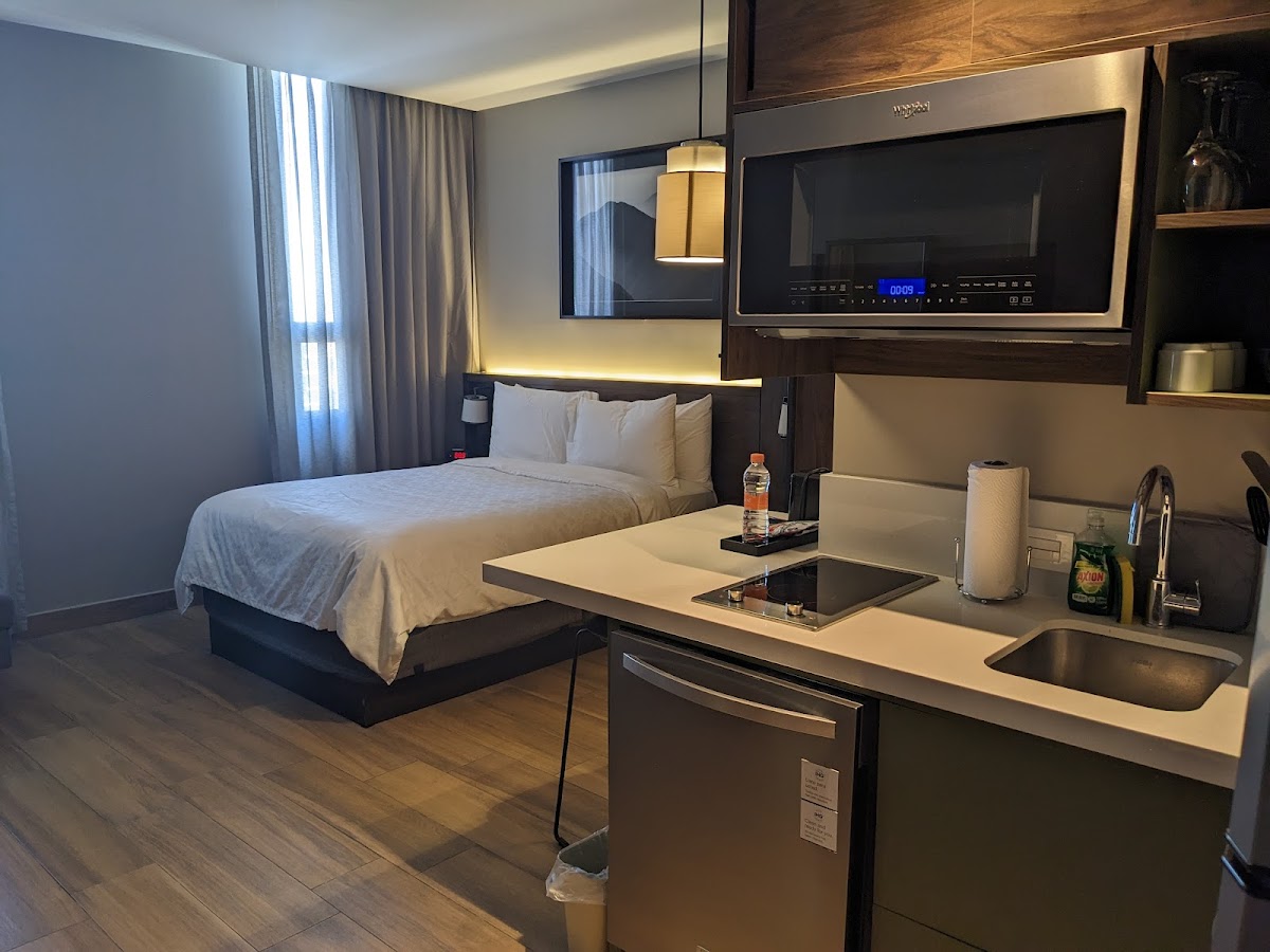Staybridge Suites Guadalajara Novena by IHG photo 2