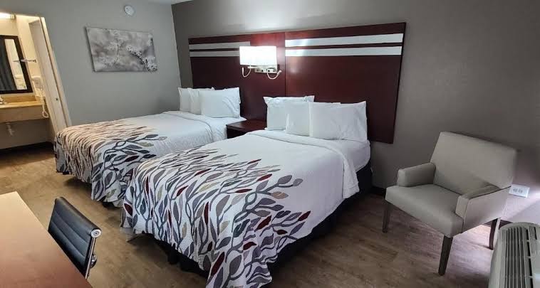 Red Roof Inn Florence, SC photo 2