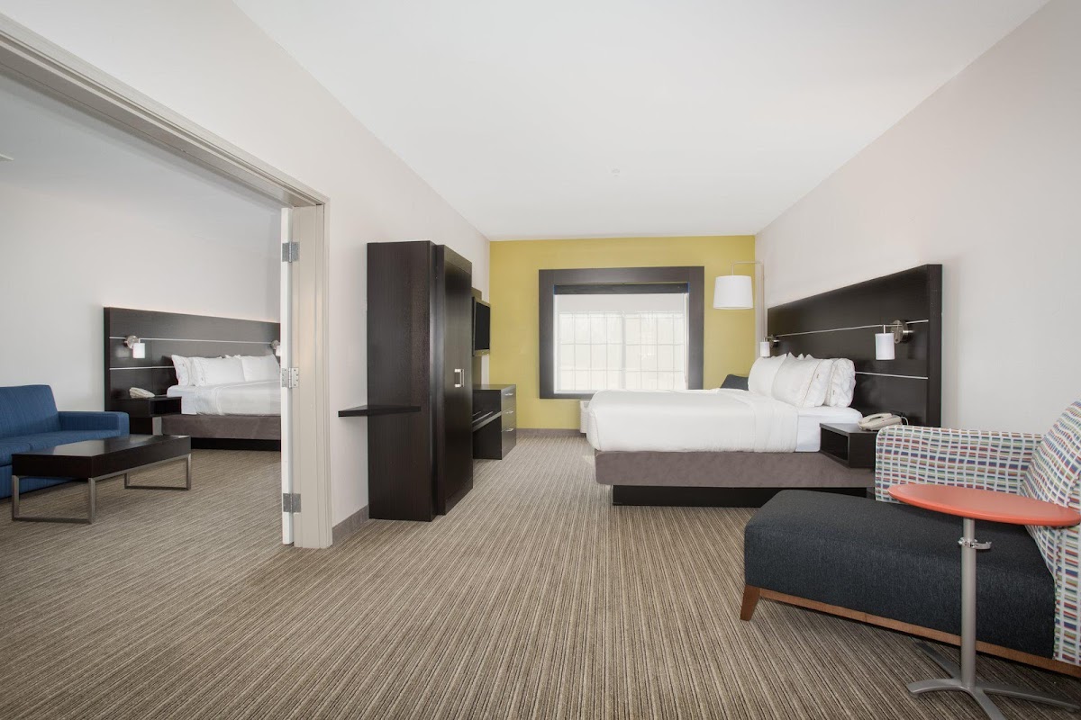 Holiday Inn Express & Suites Ft. Collins by IHG photo 2
