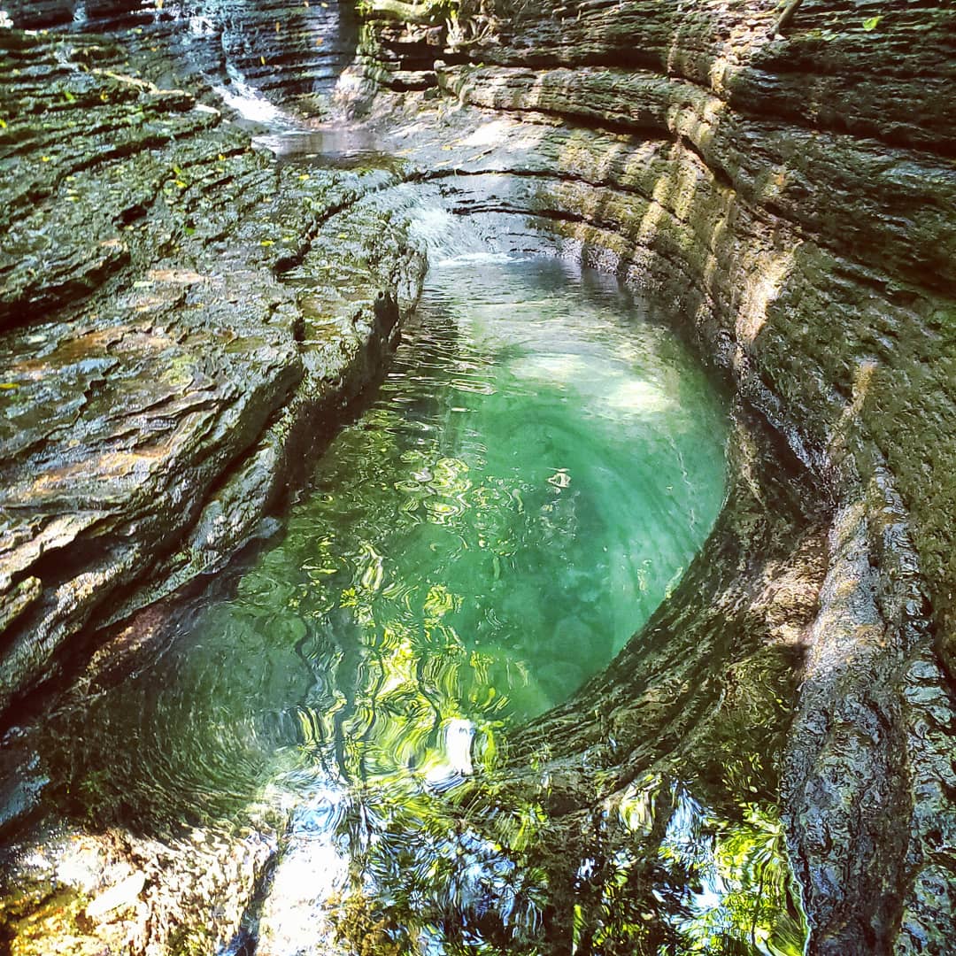 Devil's Bathtub