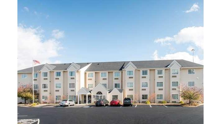 Microtel Inn & Suites by Wyndham North Canton