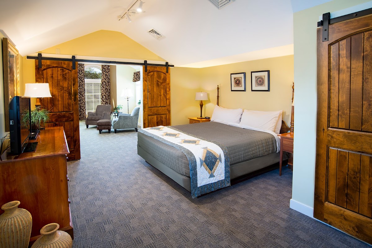 The Inn & Suites at Kitchen Kettle photo 2
