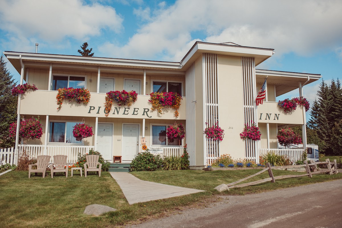 Pioneer Inn