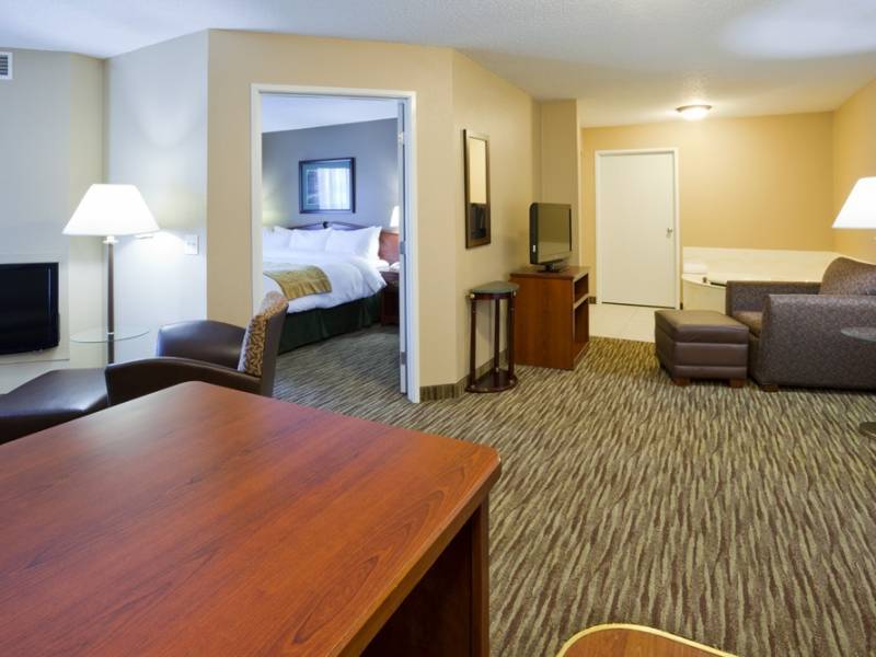 GrandStay Residential Suites Hotel - Eau Claire photo 2