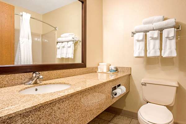 Quality Inn & Suites New Castle photo 3