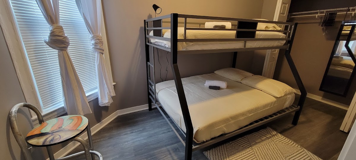 Chicago Avenue Inn photo 2