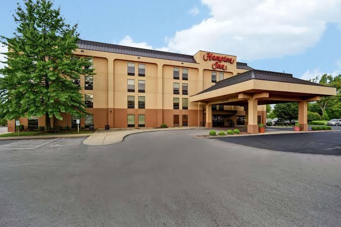Hampton Inn Louisville-Airport photo 2