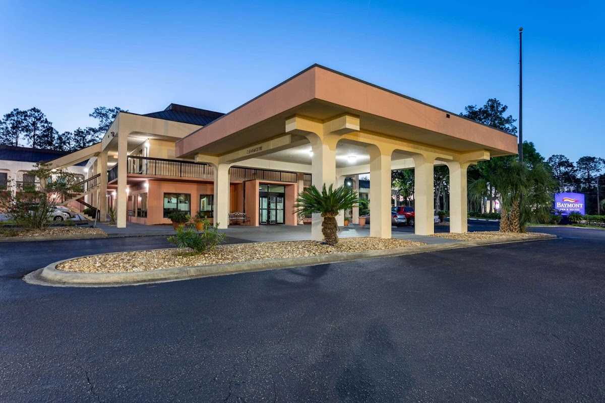 Baymont by Wyndham Tallahassee photo 2