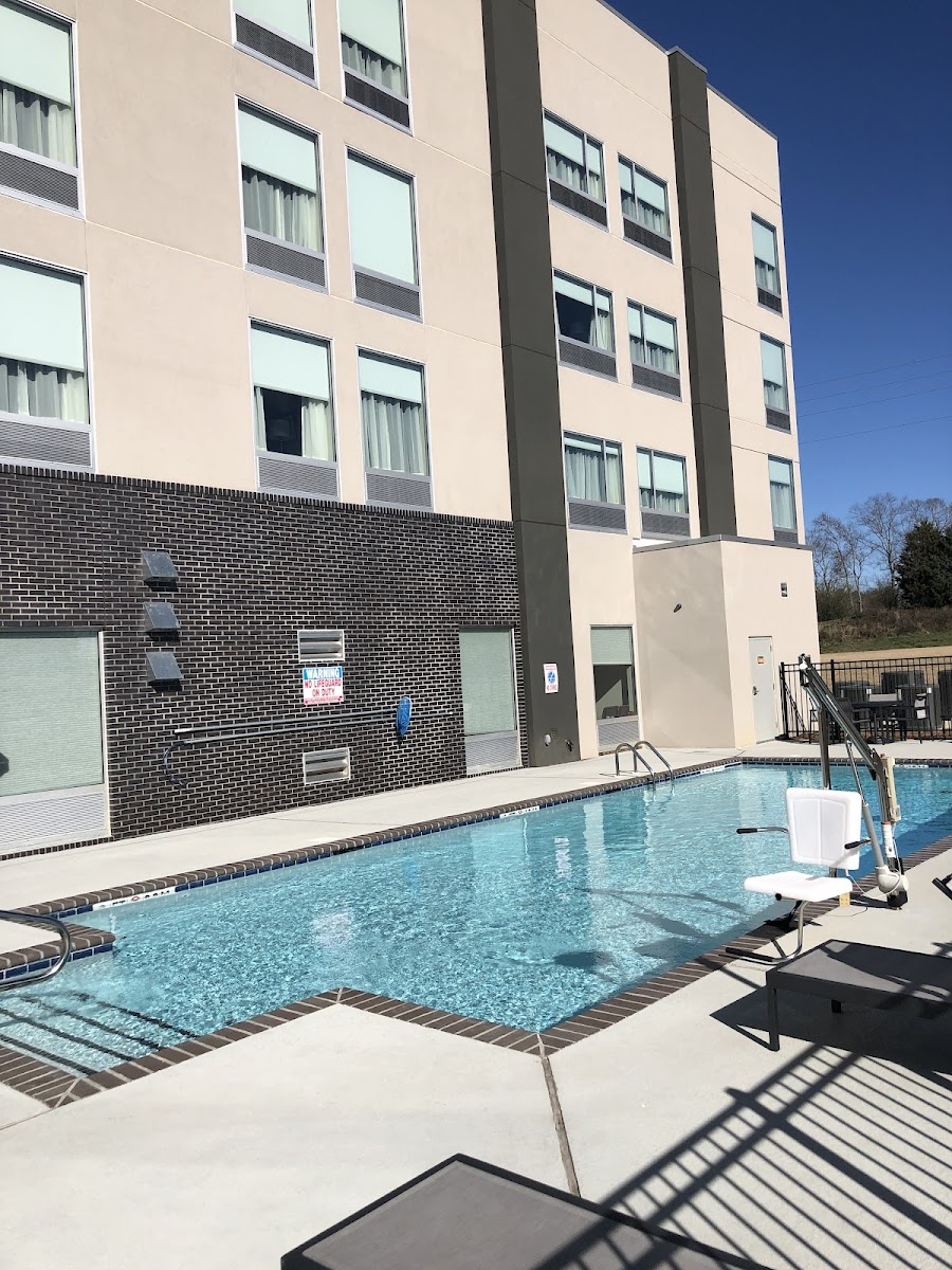 La Quinta Inn & Suites by Wyndham Opelika Auburn photo 3