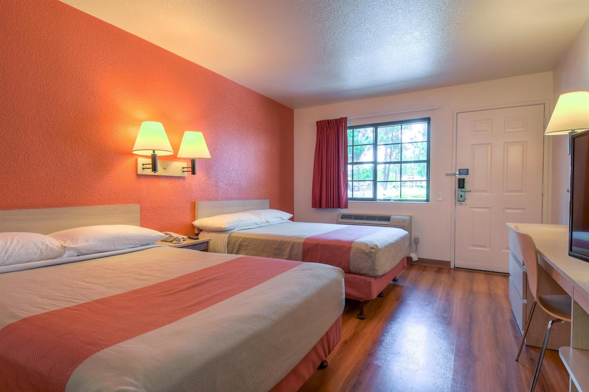Motel 6 San Dimas, CA - Los Angeles photo 2