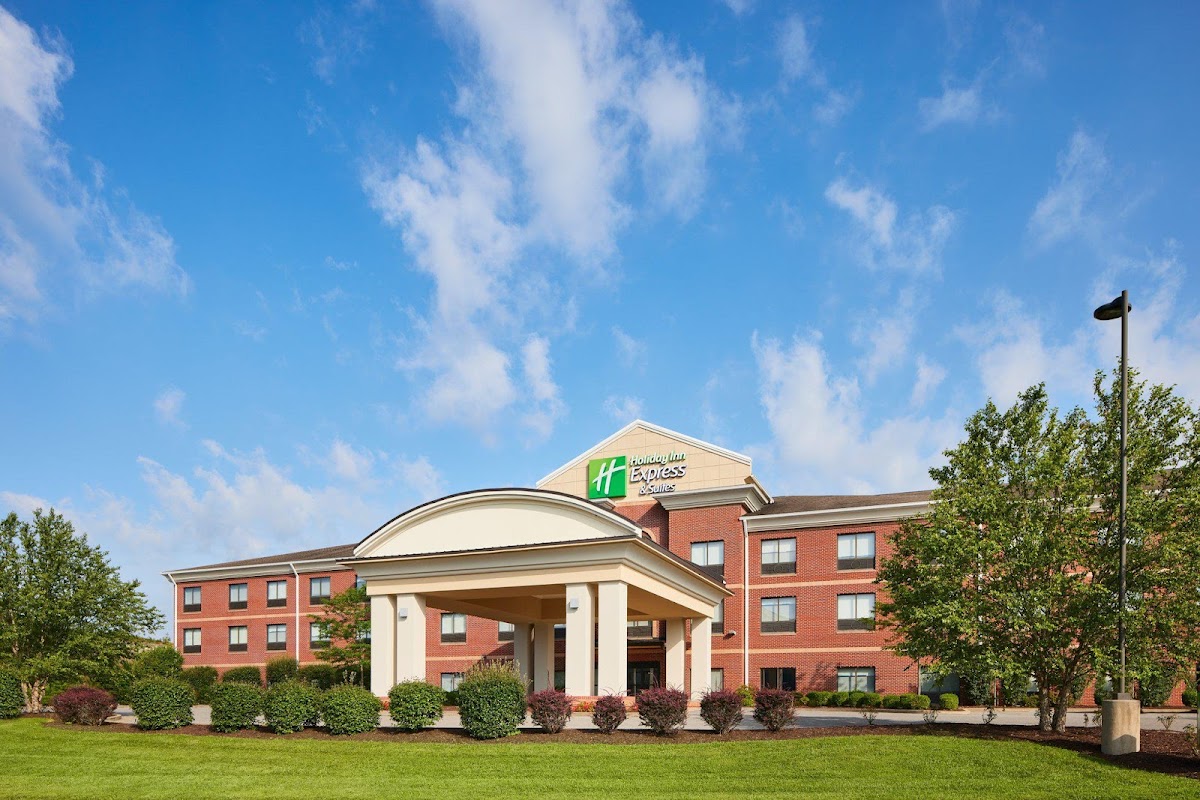 Holiday Inn Express & Suites Bridgeport - Clarksburg by IHG