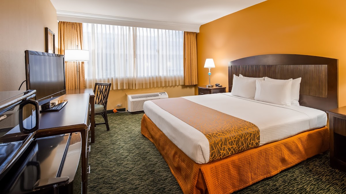 Airport Honolulu Hotel, Trademark Collection by Wyndham photo 2