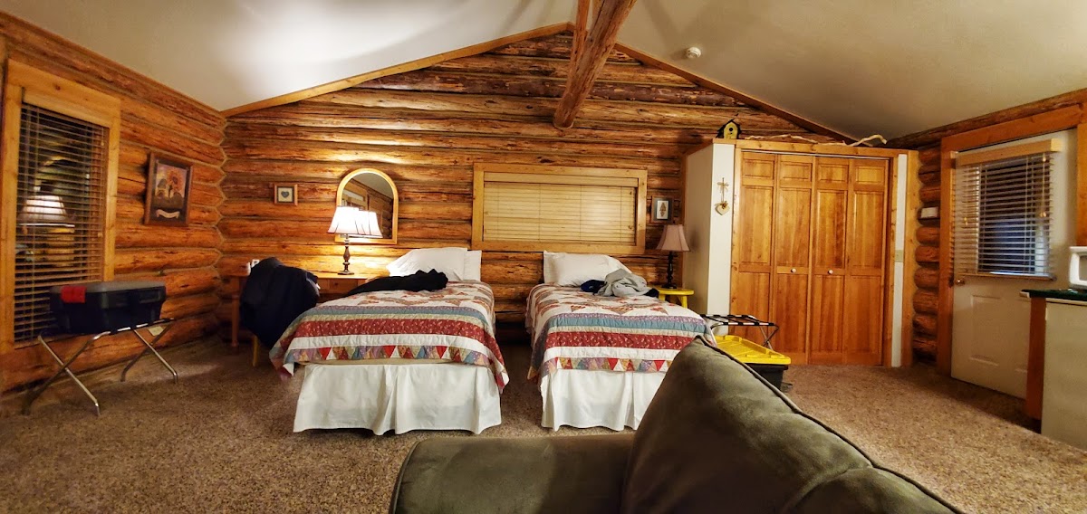 Double Arrow Lodge photo 2