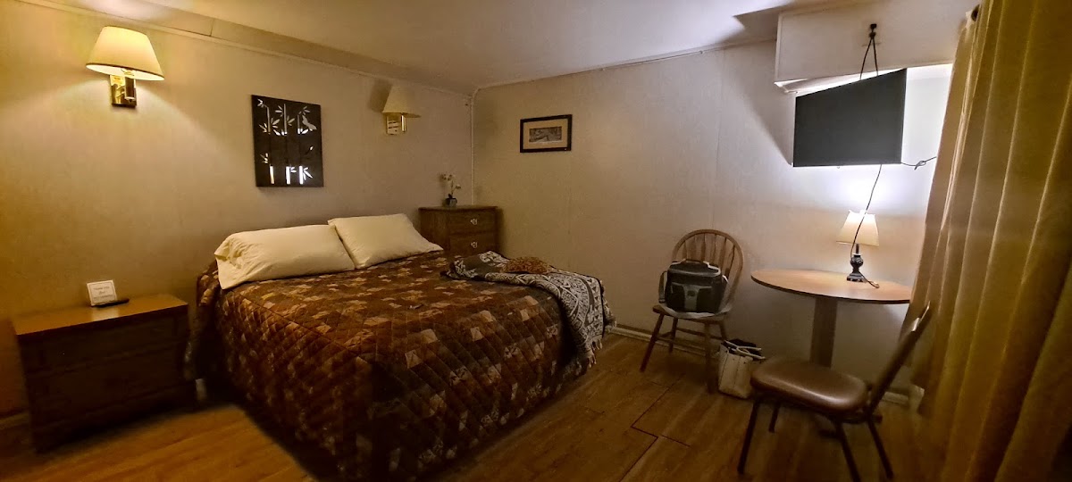 Antler Liquor Store & Motel photo 2
