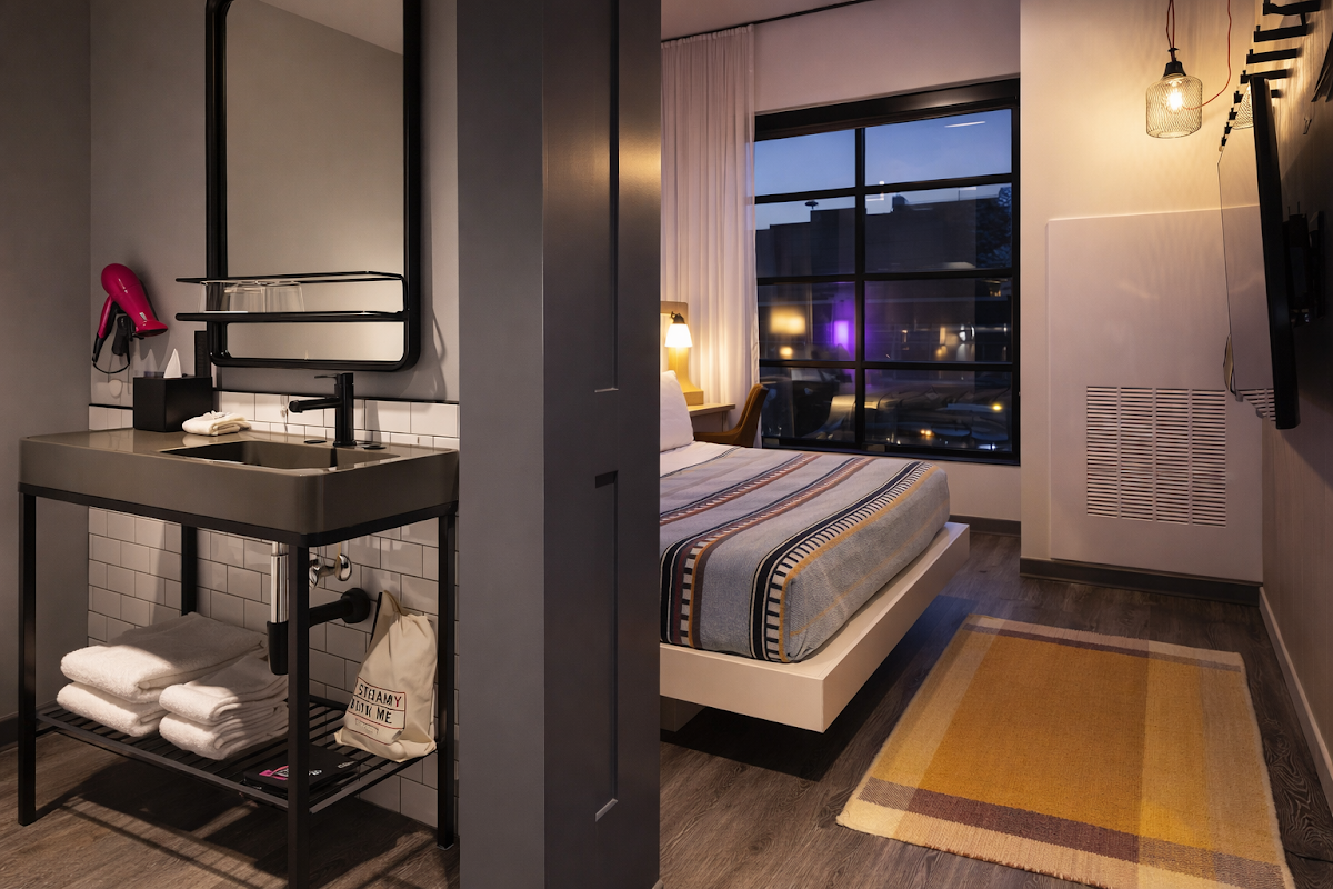 Moxy Omaha Downtown photo 2