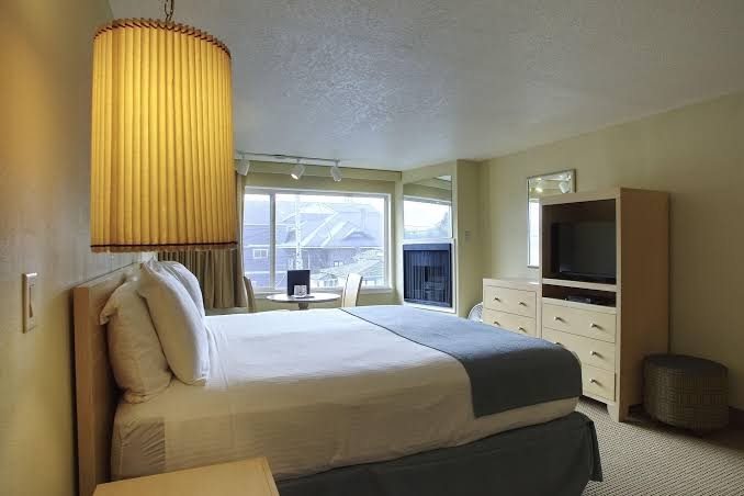 Hi-Tide Oceanfront Inn photo 3