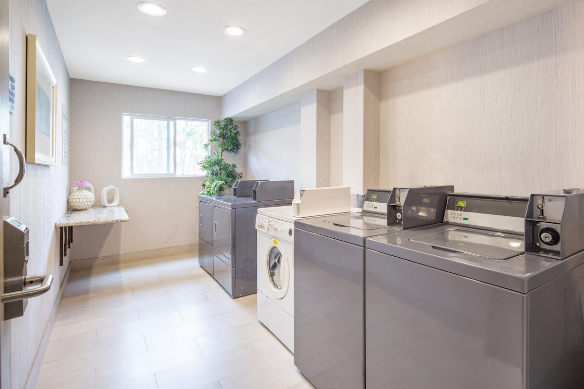 Holiday Inn Express San Diego Airport-Old Town by IHG photo 2