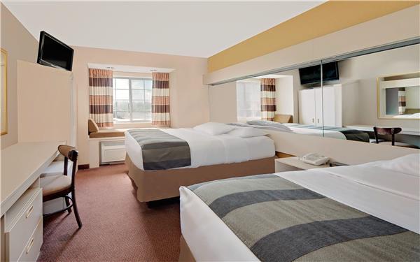 Microtel Inn & Suites by Wyndham Joplin photo 2