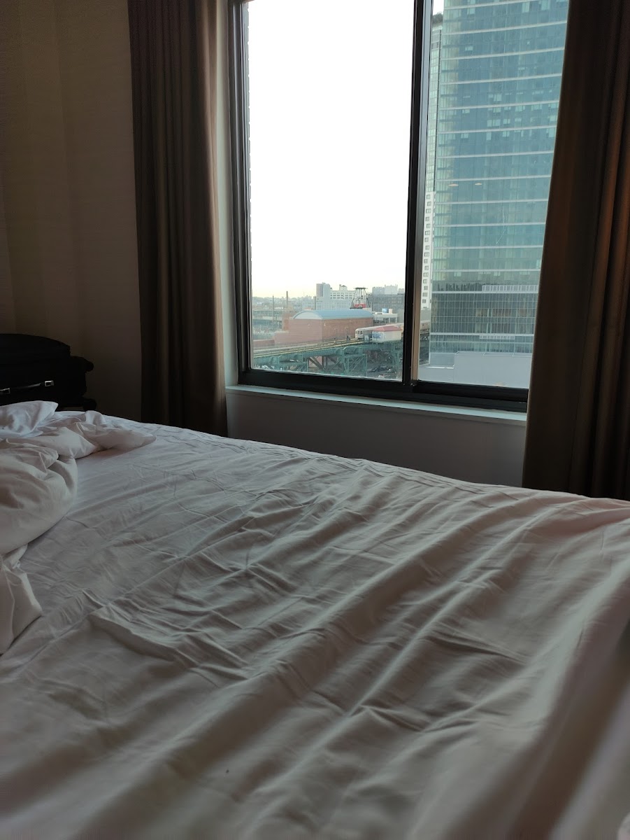Microtel Inn by Wyndham Long Island City photo 3