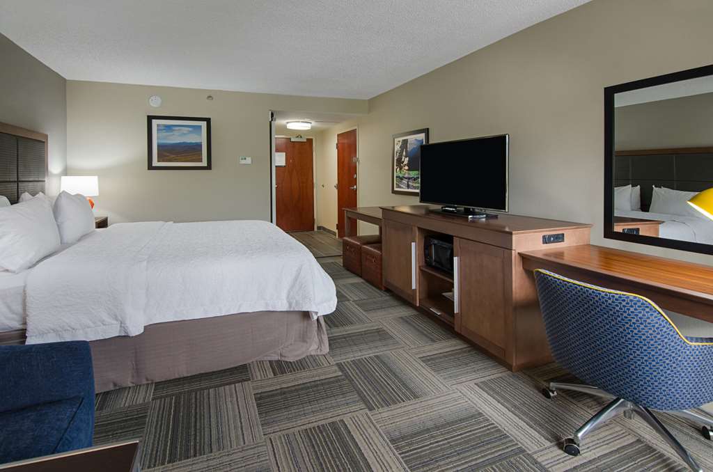 Hampton Inn Covington photo 2