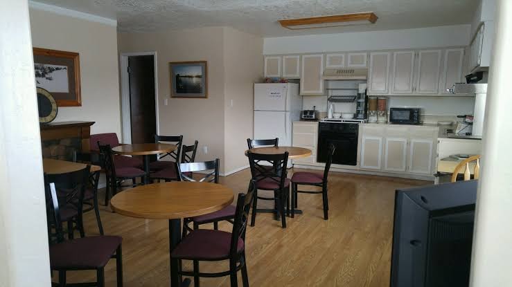 Henry's Fork Inn photo 3