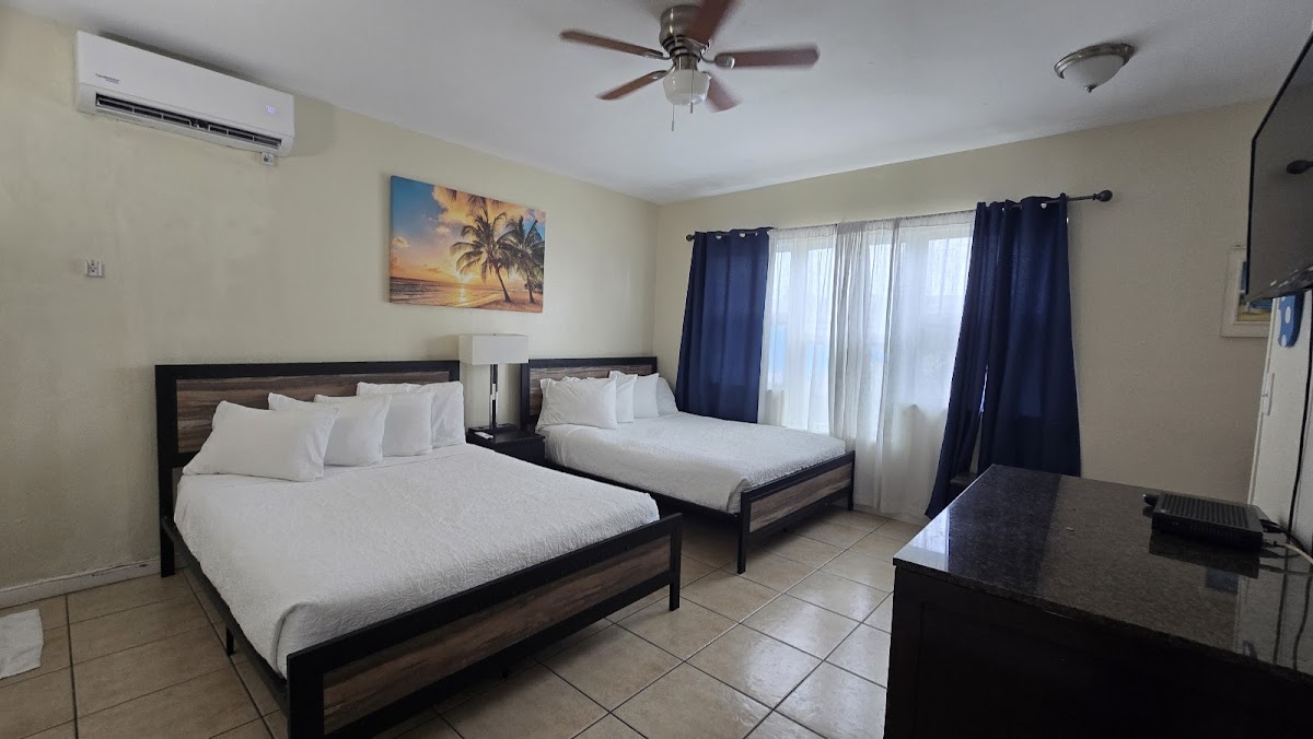 Golden Sand Oceanfront Hotel photo 2