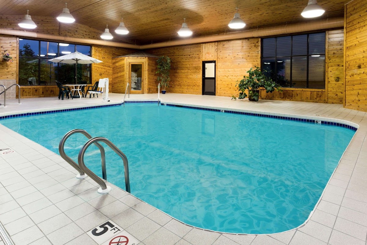 Super 8 by Wyndham Antigo photo 3