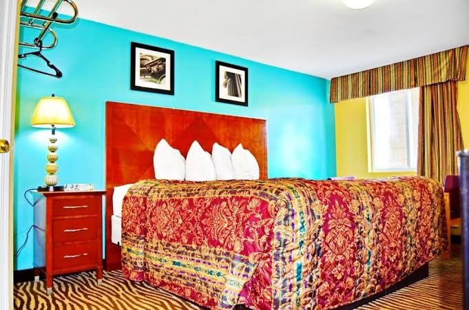 Flagship Inn & Suites photo 2
