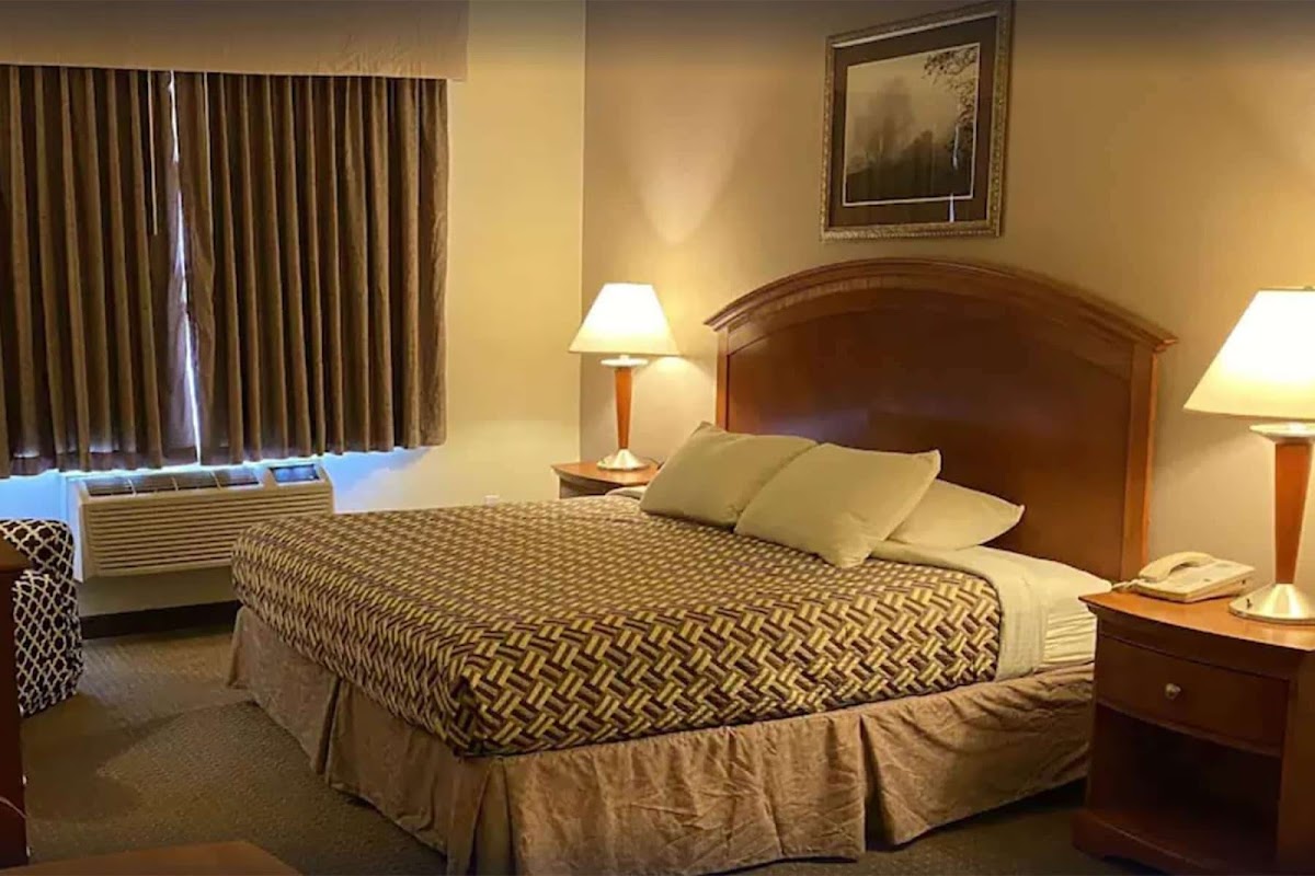 A Riverside Inn Travelodge by Wyndham photo 2
